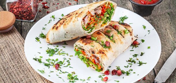 Homemade diet shawarma in 20 minutes: recipe for a hearty snack 