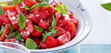 What delicious salads to make from tomatoes: top 5 simple options