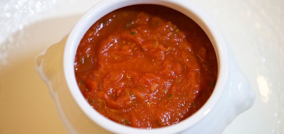 How to make quick tomato sauce that can be eaten right away