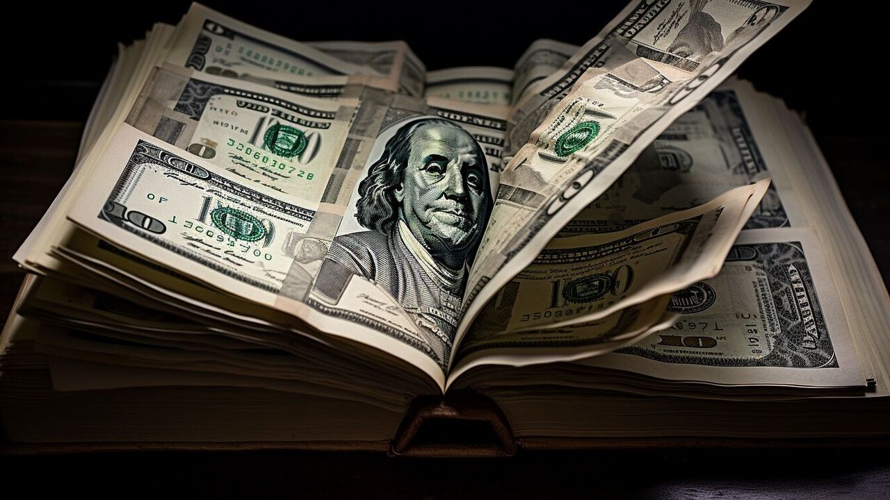 Where not to hide money: these places thieves check first
