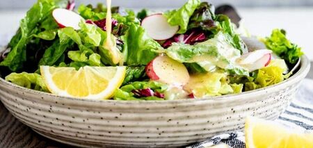 How to make healthy and tasty salad dressings: top 5 options