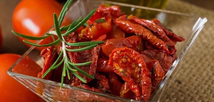 A flavor that saves from winter blues: how to cook sun-dried tomatoes
