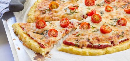 Jak zrobić pyszną pizzę z kalafiora na lunch: bez mąki w przepisie