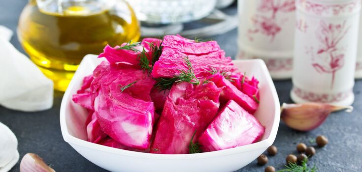Purple cabbage "Petal" in 3 days: a recipe for a crispy and tasty appetizer