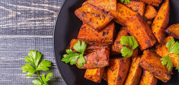 How to bake a delicious sweet potato with a crust: for a snack and for any side dish