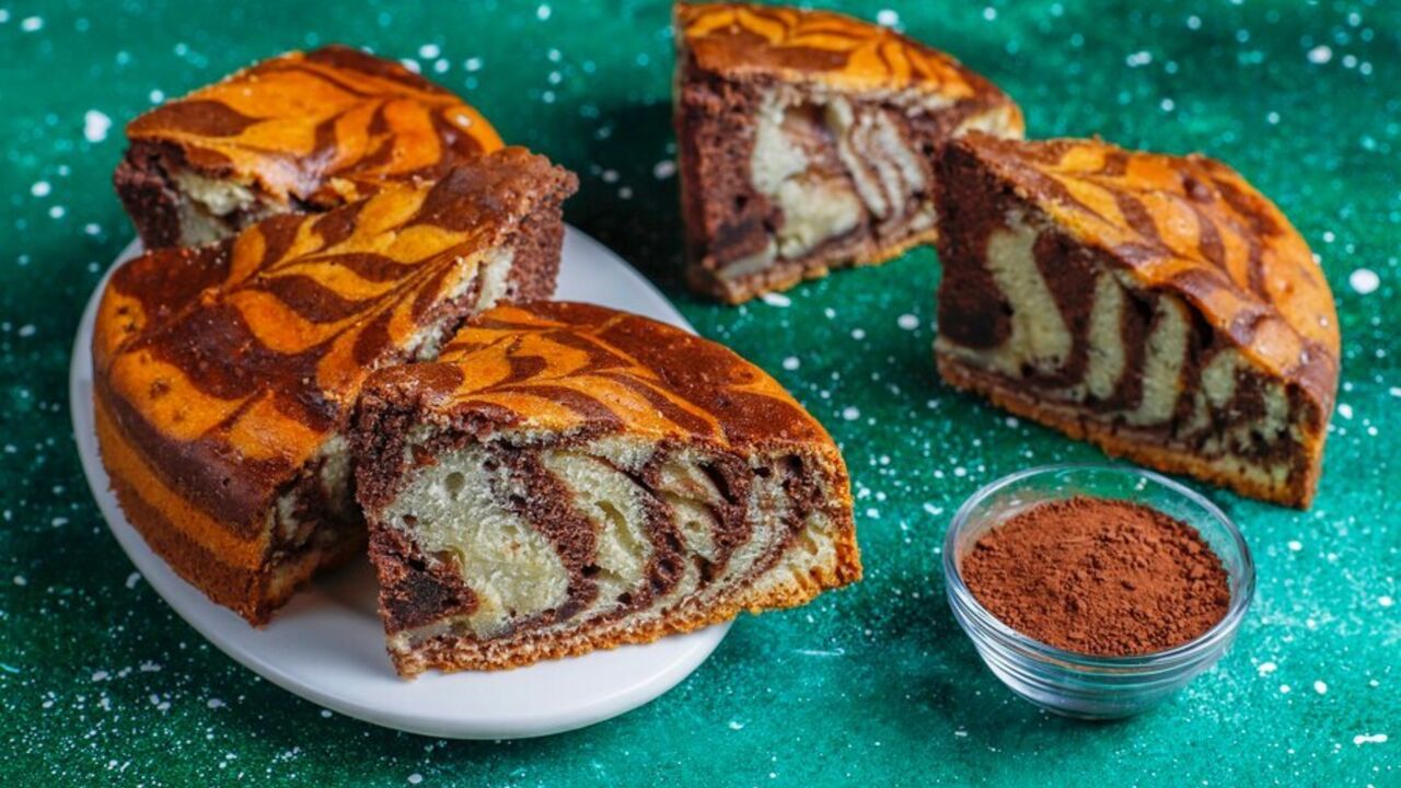 Delicious pumpkin and chocolate pie: how to cook in minutes