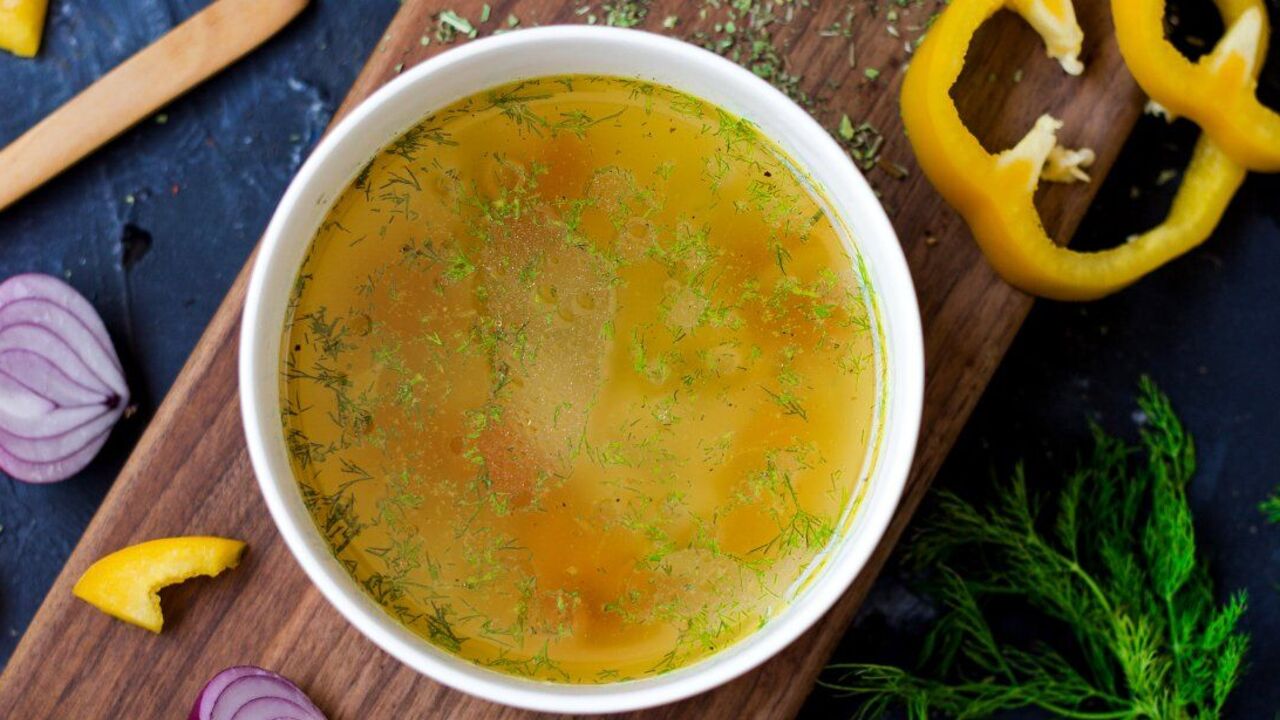 Light and dietary soup without roasting: a recipe for a lunch dish