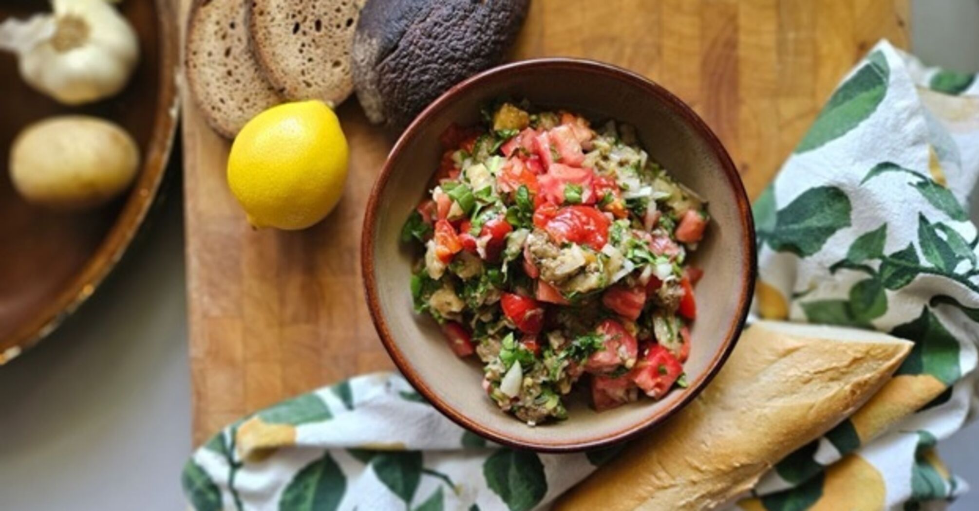 Nourishing Kaleidoscope salad for every day that is easy to prepare at home and in nature