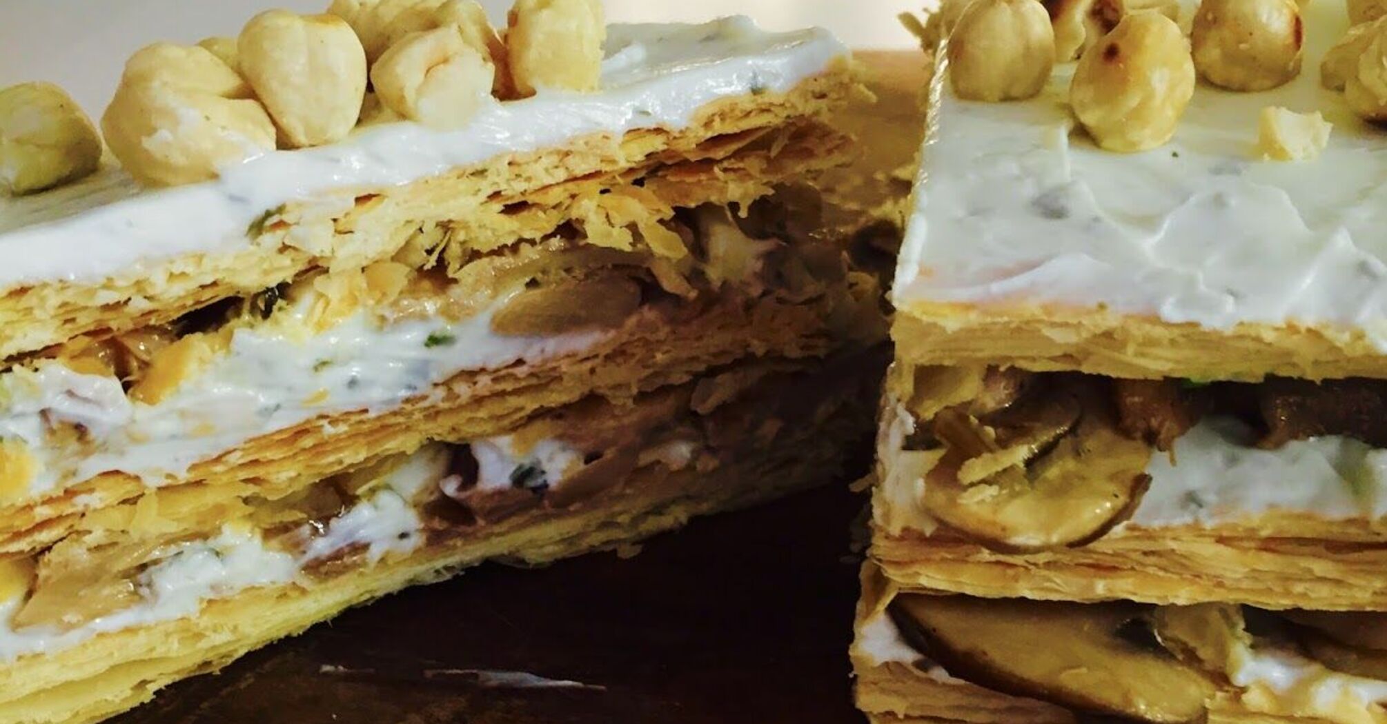 How to prepare Napoleon in a new way with tuna and cheese