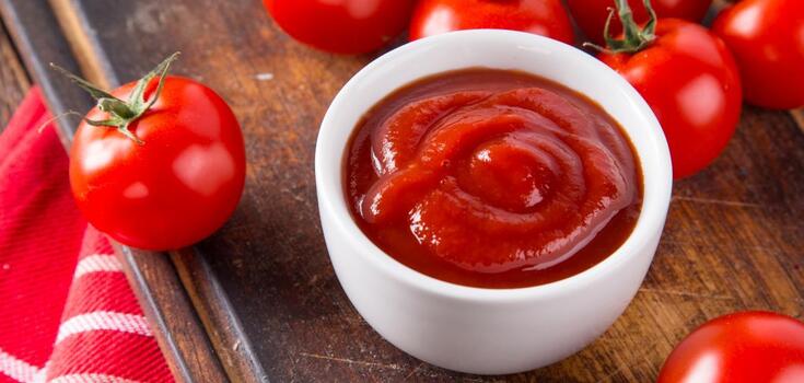 Homemade ketchup: you won't tell the difference from a store-bought one