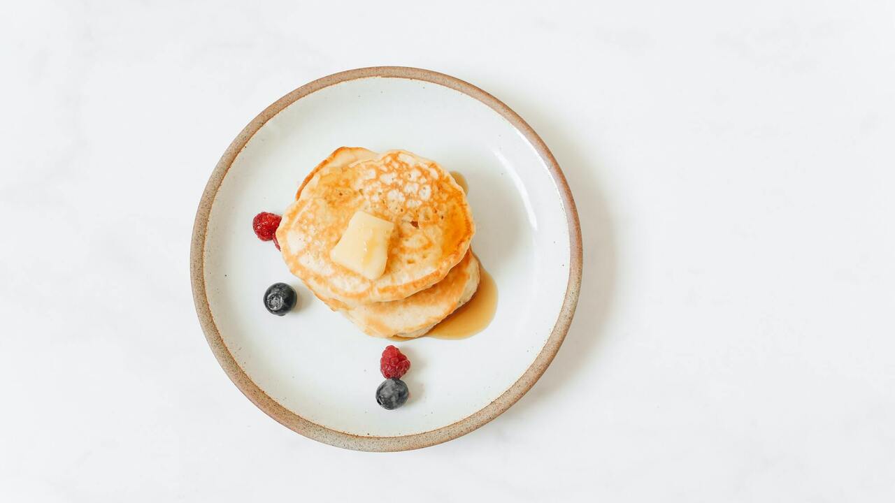 Puffy and tender apple pancakes: how to cook