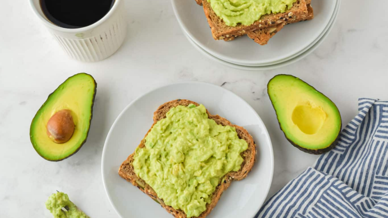 Elementary healthy avocado spread: better than store-bought