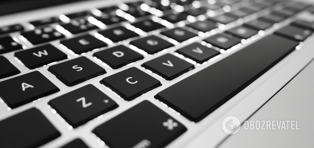 How to clean your laptop keyboard without damaging it: tips
