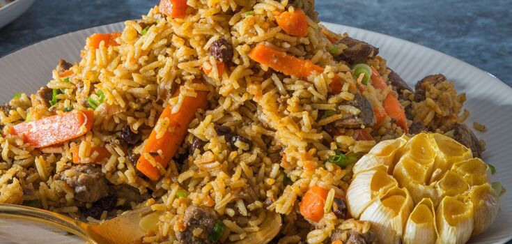 Quick rice with vegetables and meat for lunch: easier than pilaf