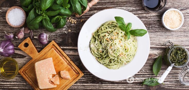 How to cook hearty spaghetti without meat: an idea for a quick meal