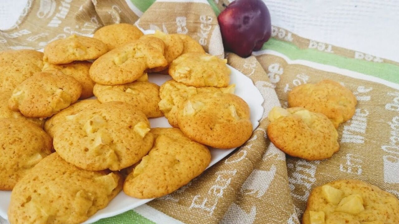 Crispy apple cookies: quick home baking in 20 minutes