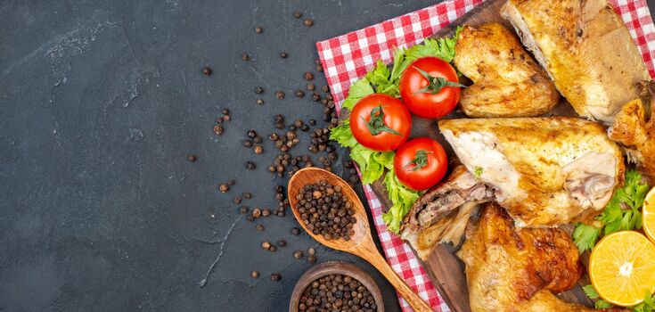 What to bake a whole chicken with: a tasty dish for a nutritious lunch