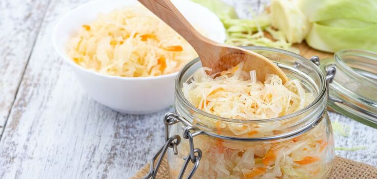 Crispy sauerkraut for winter: what to make the right marinade from