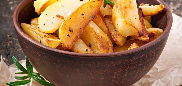 Ziemniaki po wiejsku z niesamowitym sosem: idealne danie na pyszny lunch