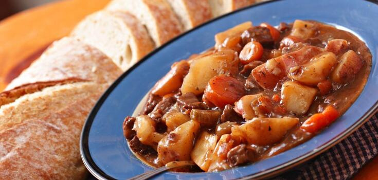 Universal stew with chicken and vegetables: a very satisfying and budget-friendly dish for the whole family