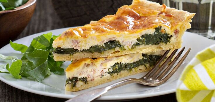Spinach and cheese pie in 30 minutes: a recipe for a delicious dish