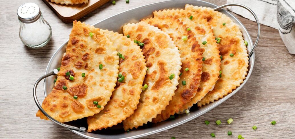 Add this ingredient when making chebureks: they will turn out crispy and fluffy