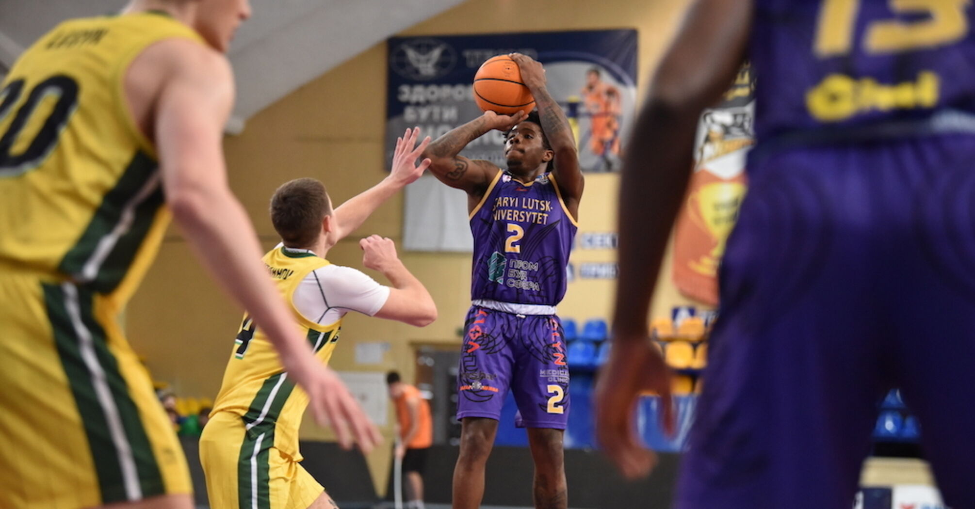 "Staryi Lutsk" wins seasonal series against Prykarpattya-Hoverla in the Favbet Super League