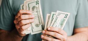 Кому повезет в финансах в 2025 году: гороскоп для четырех знаков зодиака