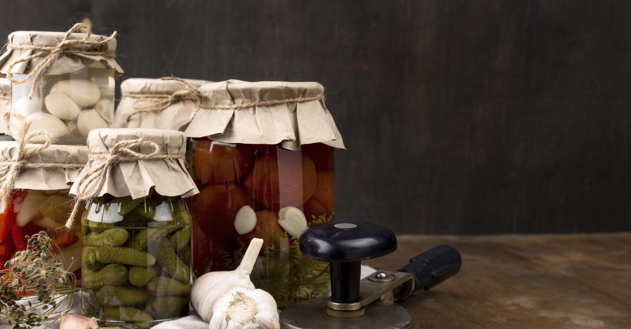 Types of lids you shouldn't use for canning are named: you've definitely been preserving foods wrong