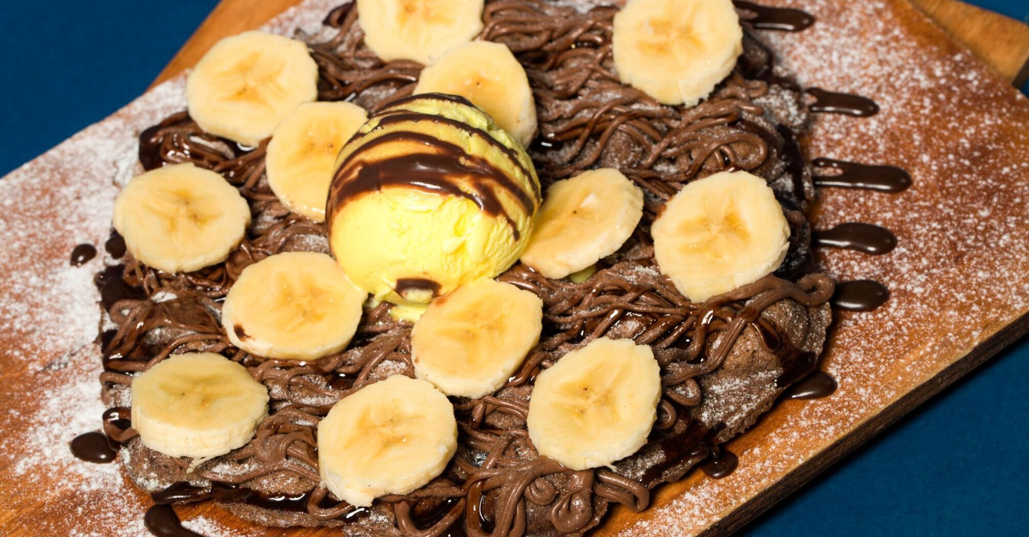 Chocolate dessert with banana and peanut butter: what you need for a good mood