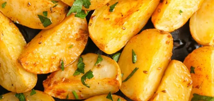 Why you should boil potatoes before baking: an unexpected trick