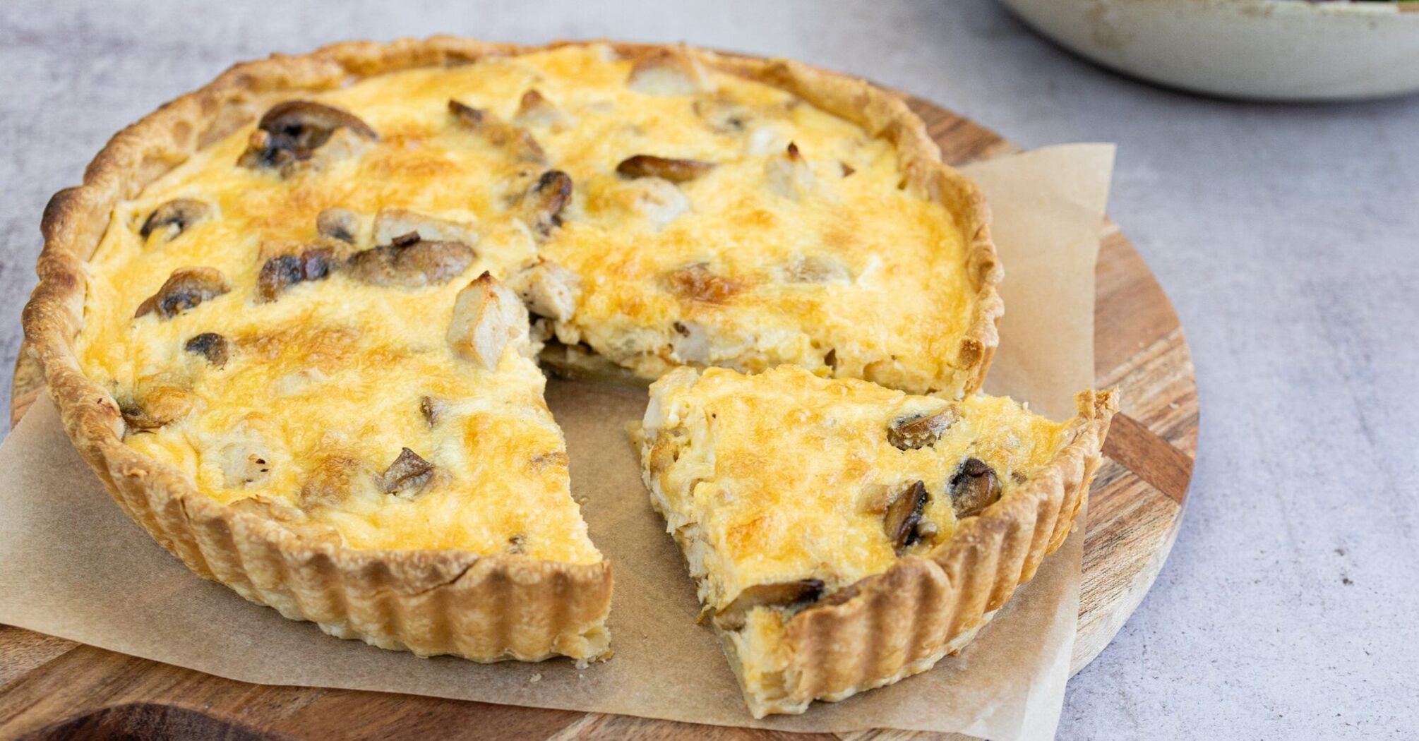 Chicken and mushroom quiche - recipe: what to cook from chicken meat ...