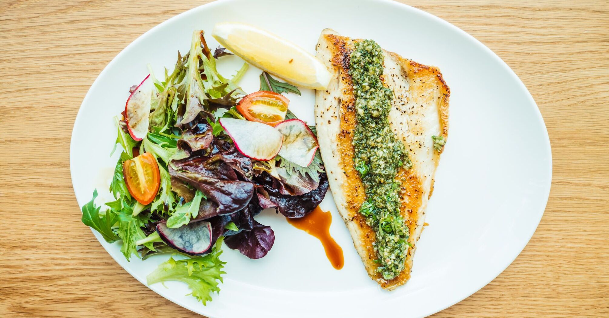 How to cook healthy mackerel with vegetable sauce: it will be very tender and juicy