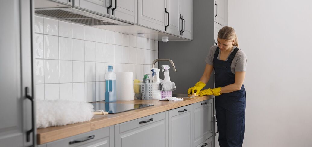 Нетрадиционные методы удаления пятен с фасадов кухни