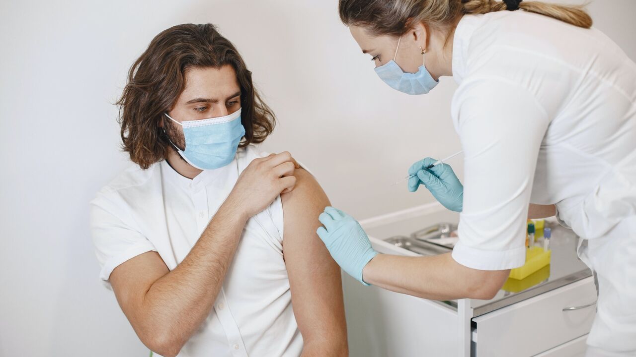 Ученые совершили потрясающее открытие: вакцинация без игл