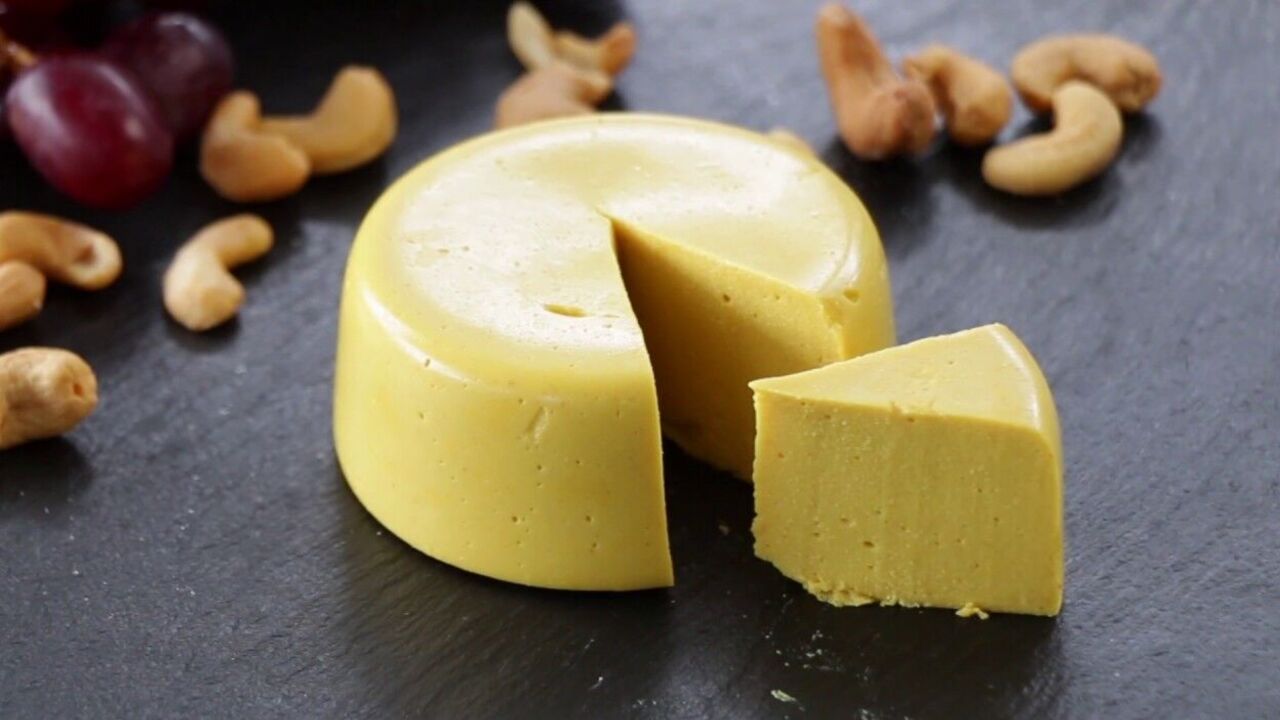 What to make homemade processed cheese from: budget recipe