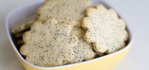 Basic homemade poppy seed cookies: it takes 15 minutes to bake