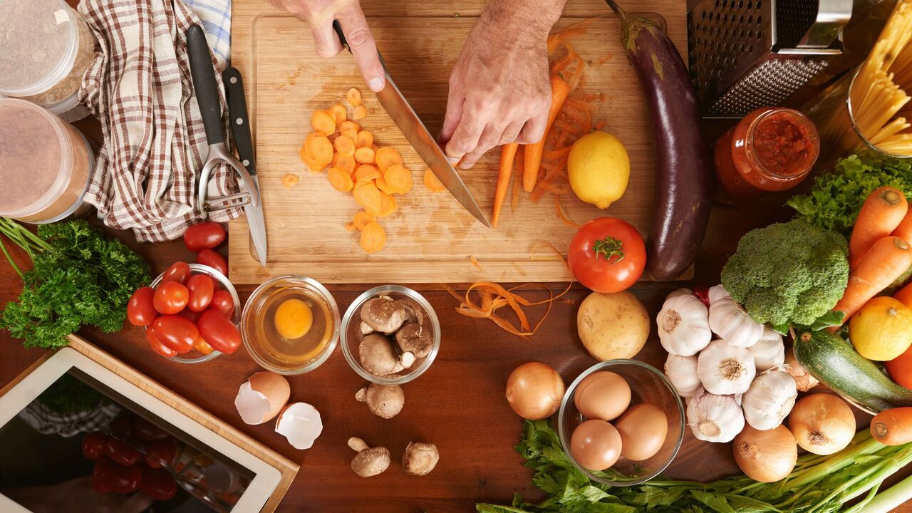 Top 10 smart things to buy for those who don't like to cook but still have to