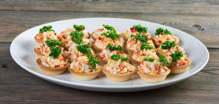 Cod liver tartlets: a simple appetizer that will become a real table decoration