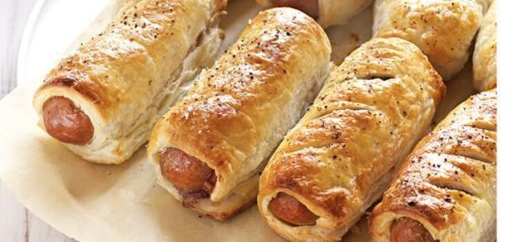 Not just boiled: how to cook ordinary sausages in the oven in an original way