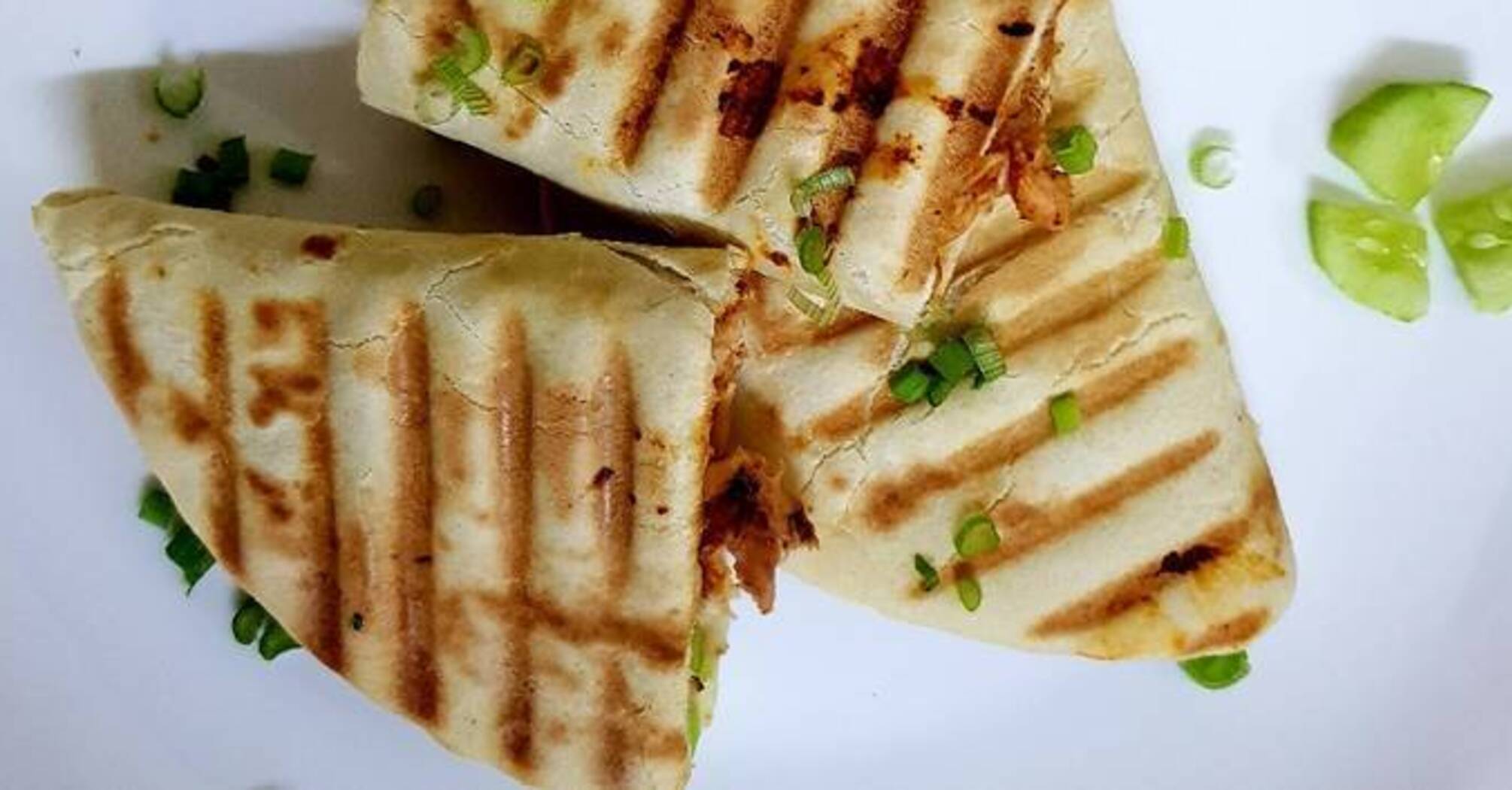 What to cook for a snack in 15 minutes: you will need pita bread