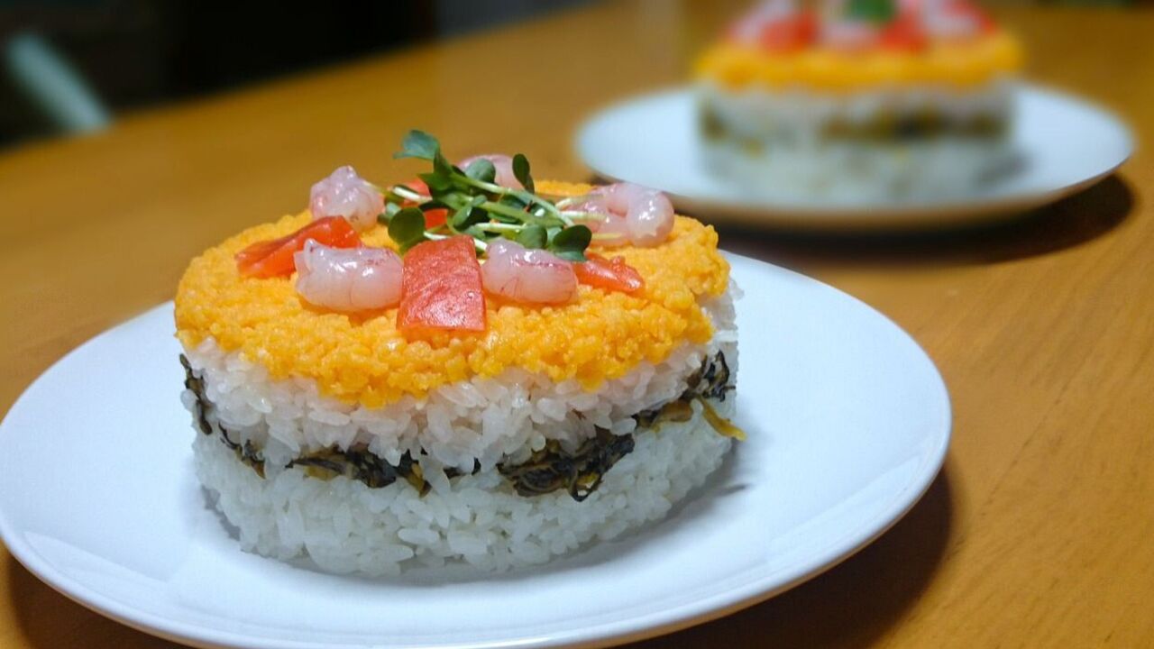 Sushi cake for dinner: a great analogue of a familiar dish that is easy to prepare at home