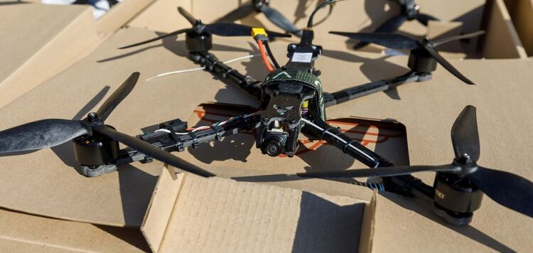 Ukraina uruchamia prywatne szkoły do szkolenia operatorów dronów: co wiadomo?