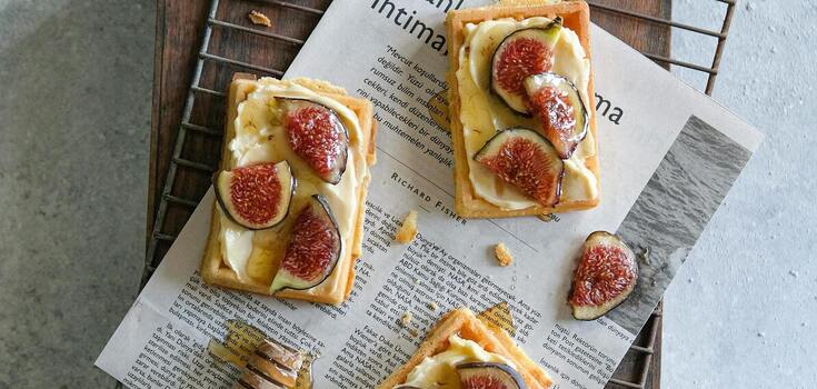 Autumn pear, fig, and cheese sandwich: can be eaten as a separate dish or used as a wine appetizer