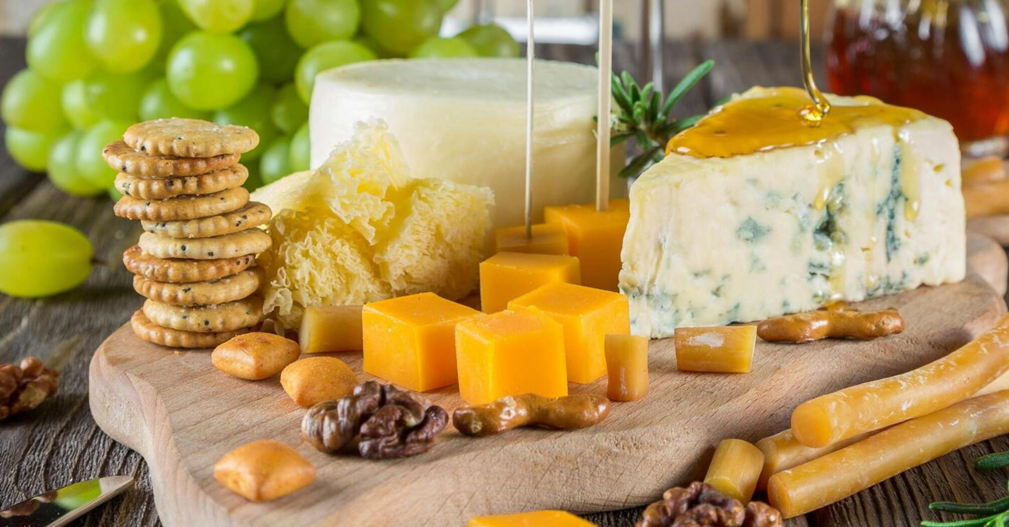 Never store cheese like this: an expert named the most common mistakes