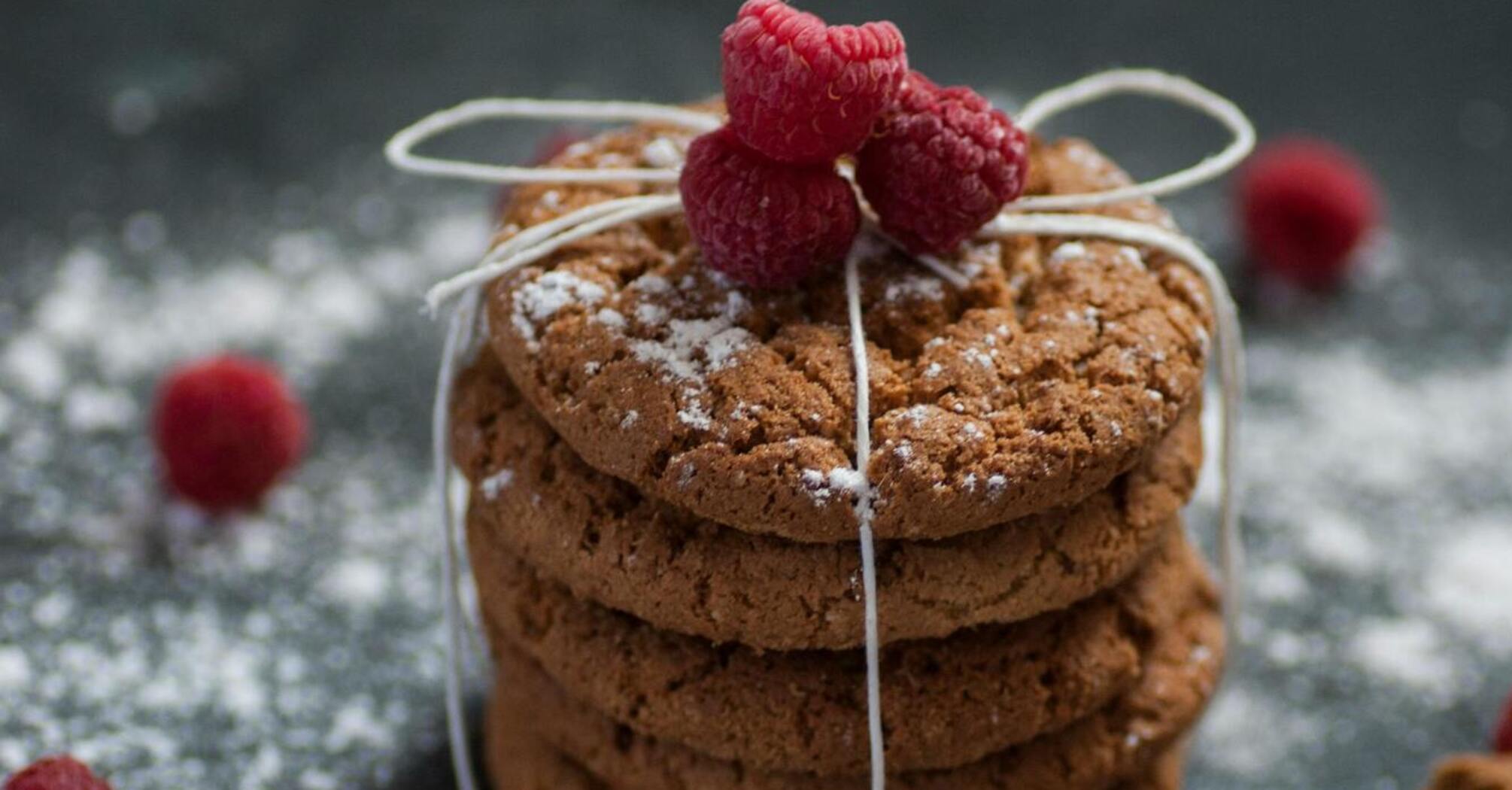 Trendy cookies with raspberries, chocolate, and hazelnuts: a proven recipe