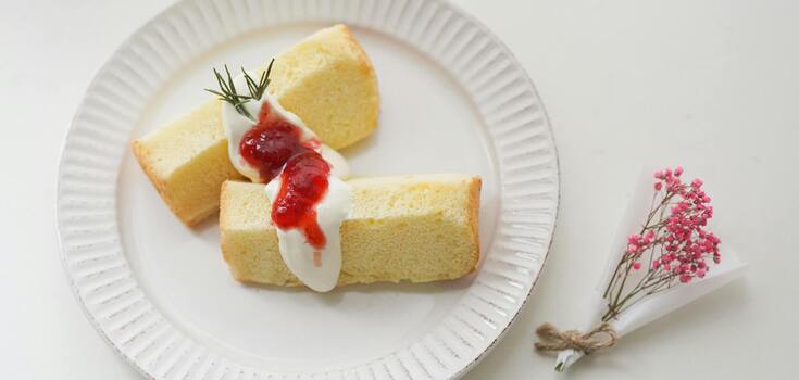 Vanilla sponge cake with just three eggs: a successful recipe