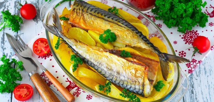 Juicy baked mackerel with spices: a recipe for dinner
