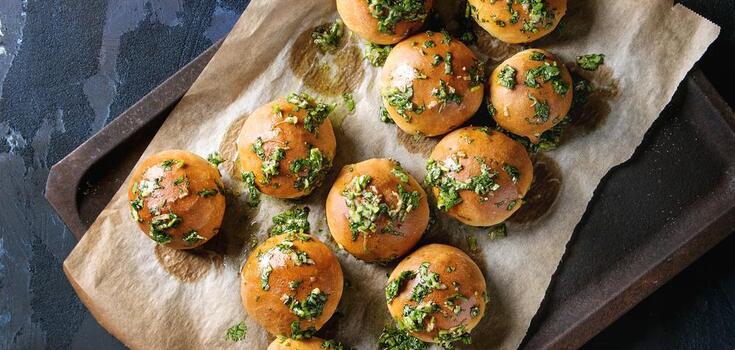 The most perfect recipe for borscht pampushkas: how to prepare the dough correctly