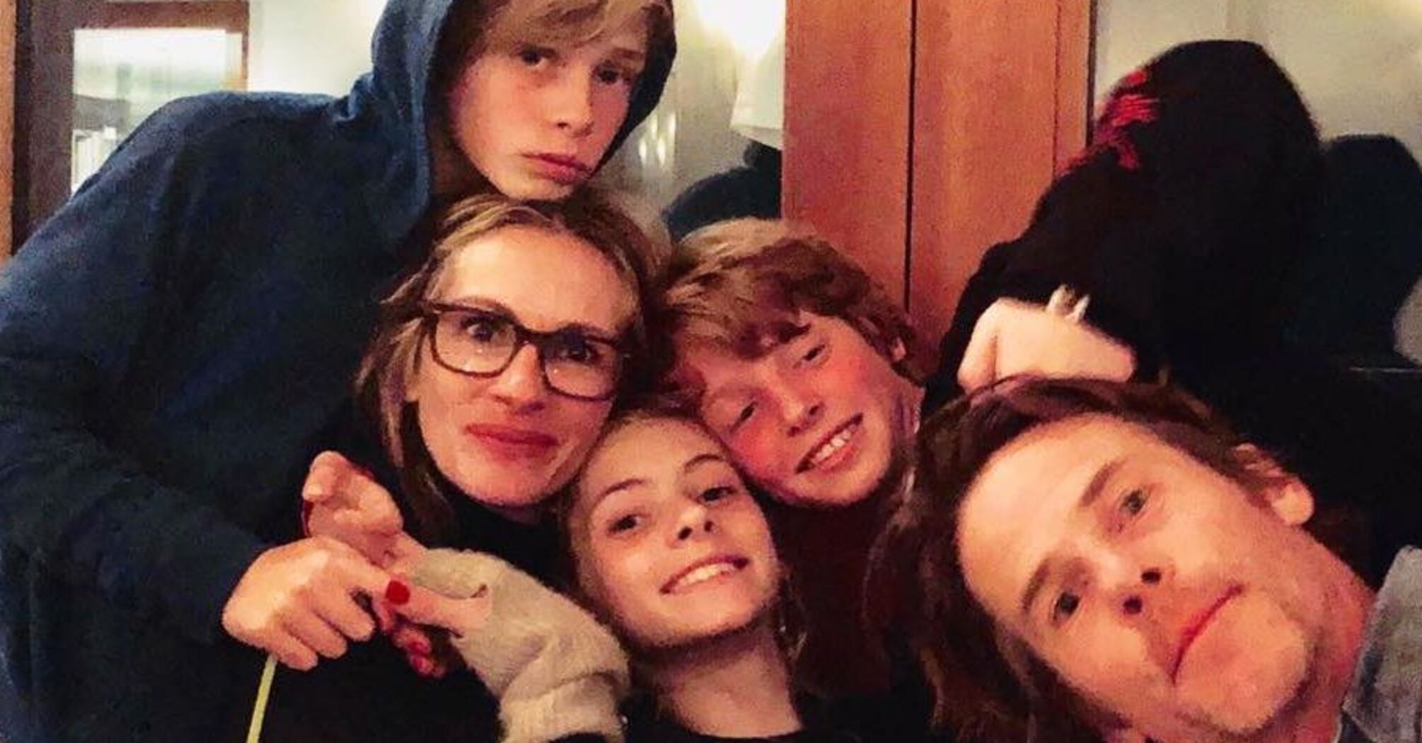 Everyone is hiding in the shadows: what Julia Roberts' children look like and why almost nothing is known about them. Photo.